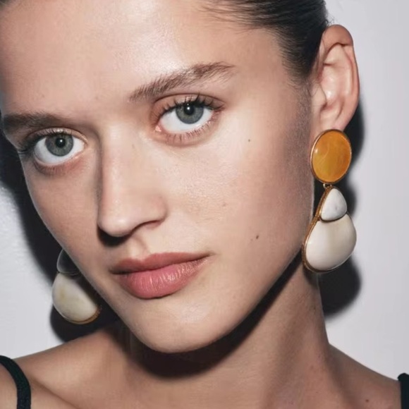 New! Collection Zara Gold and Cream Statement Earrings - Picture 3 of 10